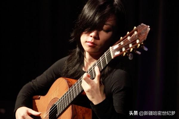 为古典吉他发展做出伟大贡献的演奏家们为他们致敬