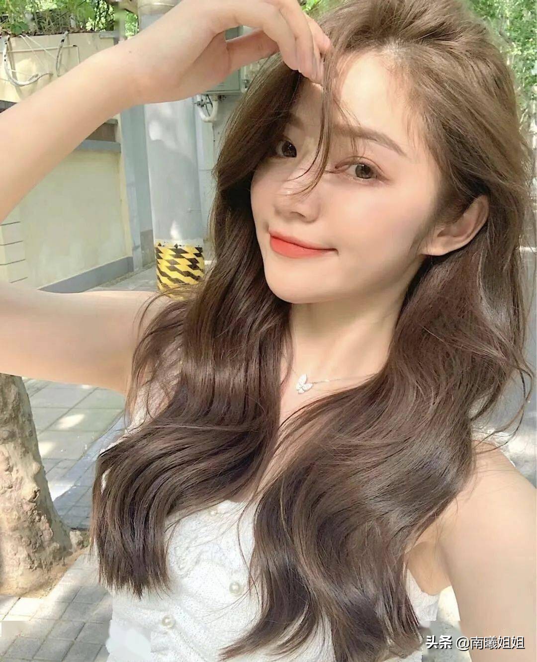 黑茶棕和黑茶灰哪种发色更显白,显白发色这才是真正的黑茶色