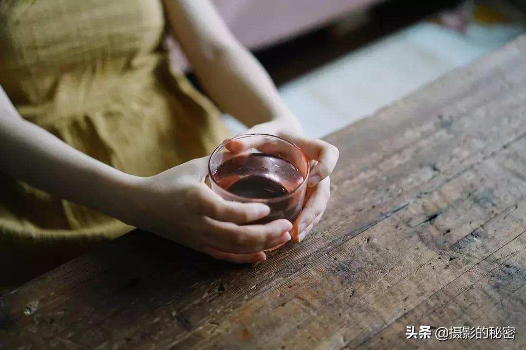 拍照时很僵硬不会摆动作,拍照太僵硬不会摆动作