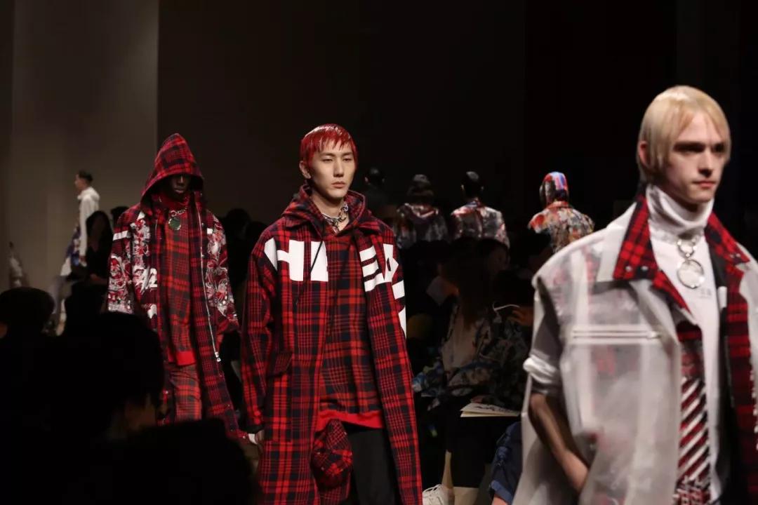 时尚潮牌马克华菲清仓,马克华菲多元艺术潮牌