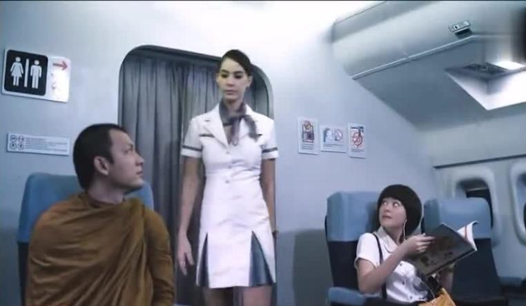 超级恐怖的一个电影,泰国恐怖片飞机上空姐走路有脚印