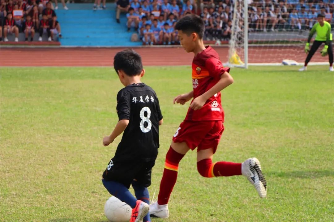 校园足球点燃绿茵梦想,校园足球联赛拉开序幕