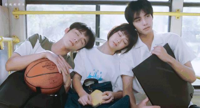 谭松韵是塌鼻子吗,谭松韵鼻子塌吗