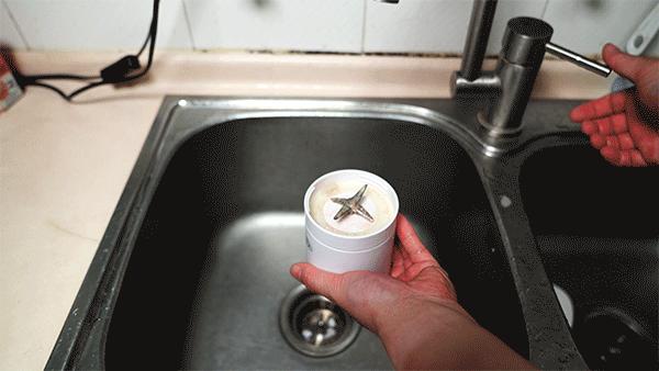 怎么用榨汁机榨果汁,如何用榨汁机榨出一杯好吃的果汁