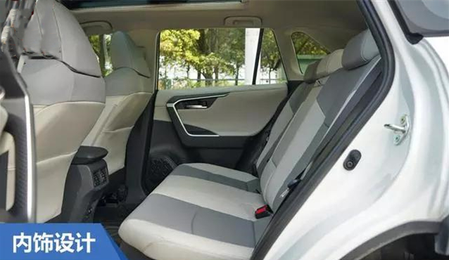 试驾丰田rav4荣放2023款风尚plus版,家用suv选rav4荣放和crv哪款合适