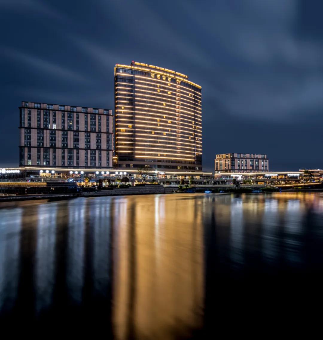 海花岛希尔顿海鲜自助餐团购,在希尔顿住酒店可以免费吃自助餐