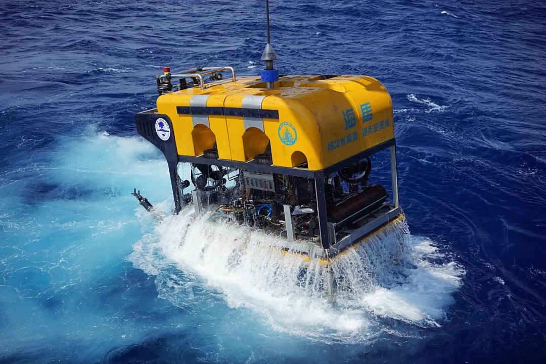 “冷泉”——深海荒原中的绿洲，发现可燃冰的信号