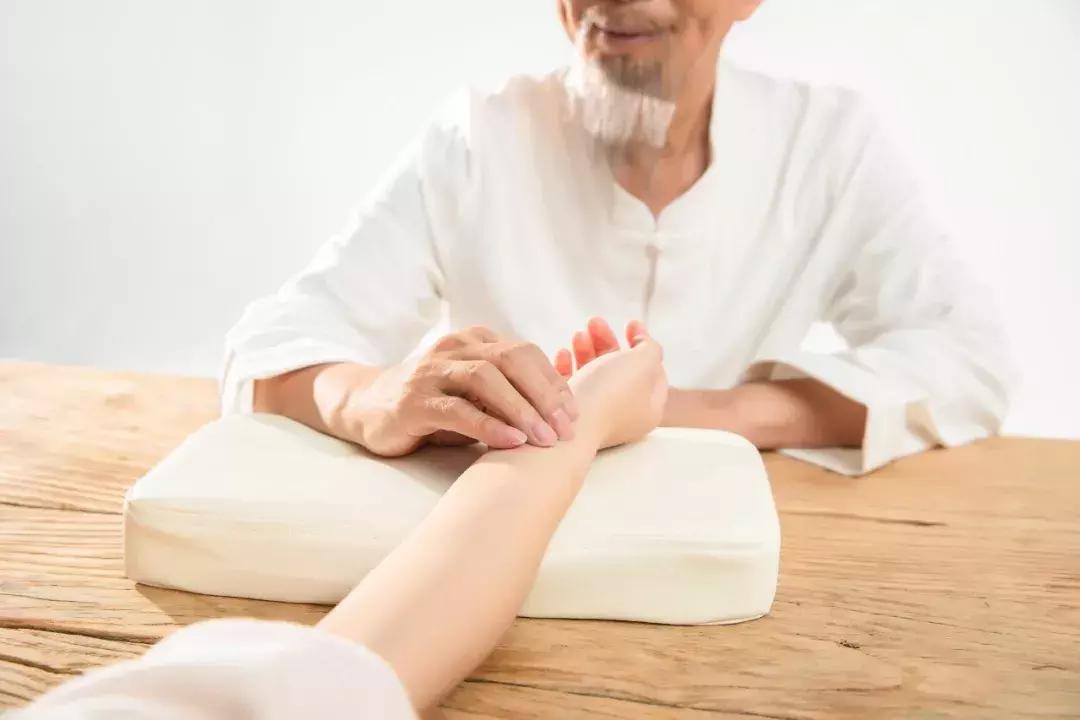 手腕脉象依次代表什么,手腕脉象对照表