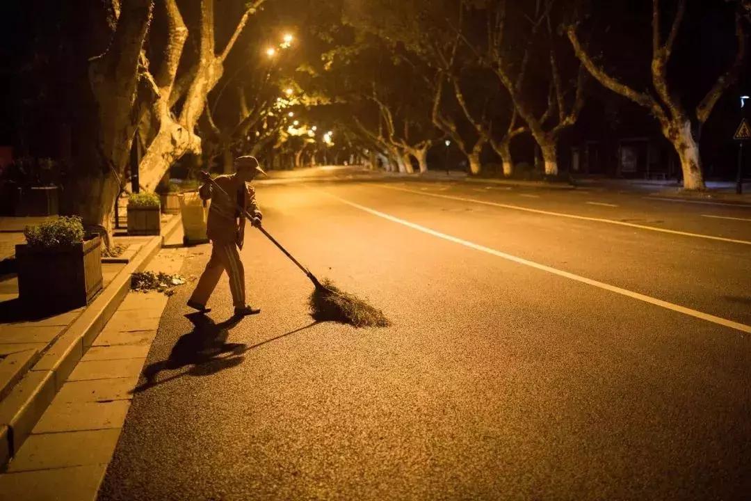 致敬每一位辛勤劳动者的话,致敬每一个努力奋斗的劳动者