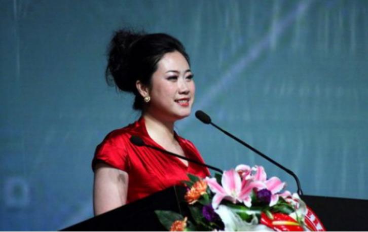 44岁芙蓉姐姐近况：从万民嘲笑到低调富婆，她才是最清醒的那一个