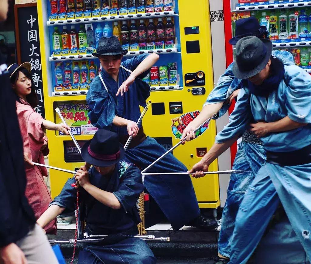 街头捡垃圾的日本武士忍者,日本街头捡垃圾武士