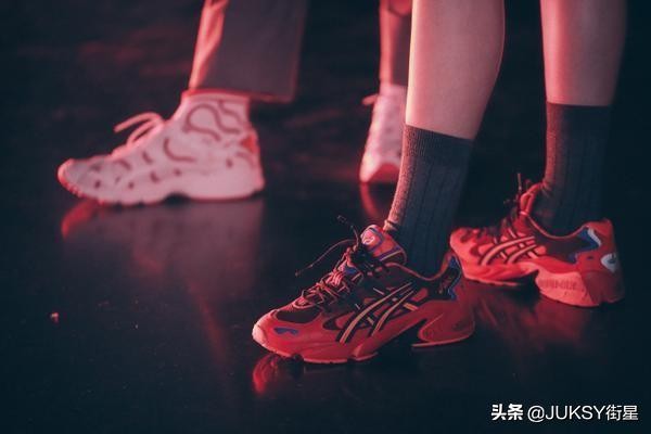 别人穿跑鞋像余文乐自己穿就像余天？那是因为你没选到这5双！