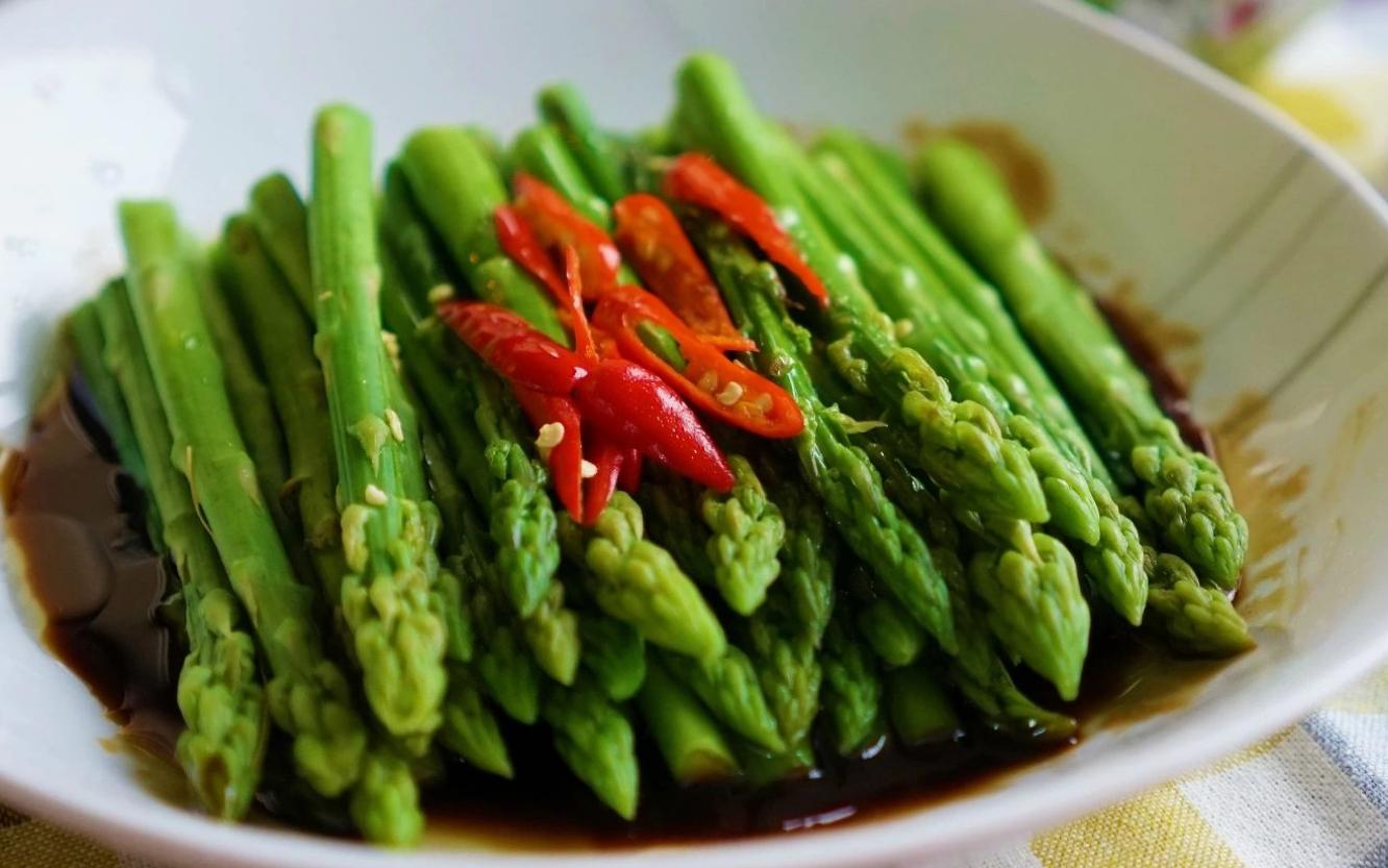 芦笋的吃法和做法大全集,青笋的家常做法清炒芦笋