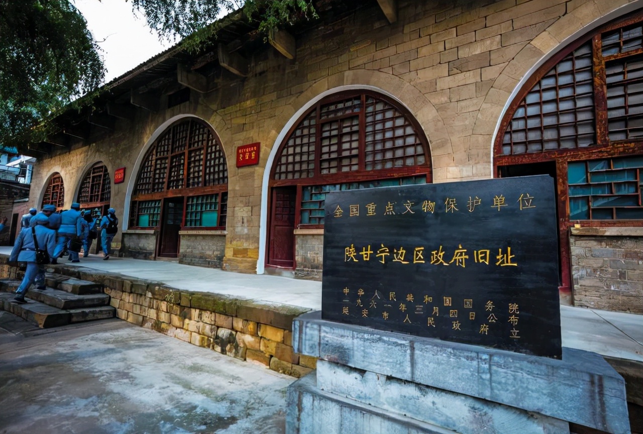 毛主席打算在延安接见一名旅长，多亏处长细心，识破他的真正身份