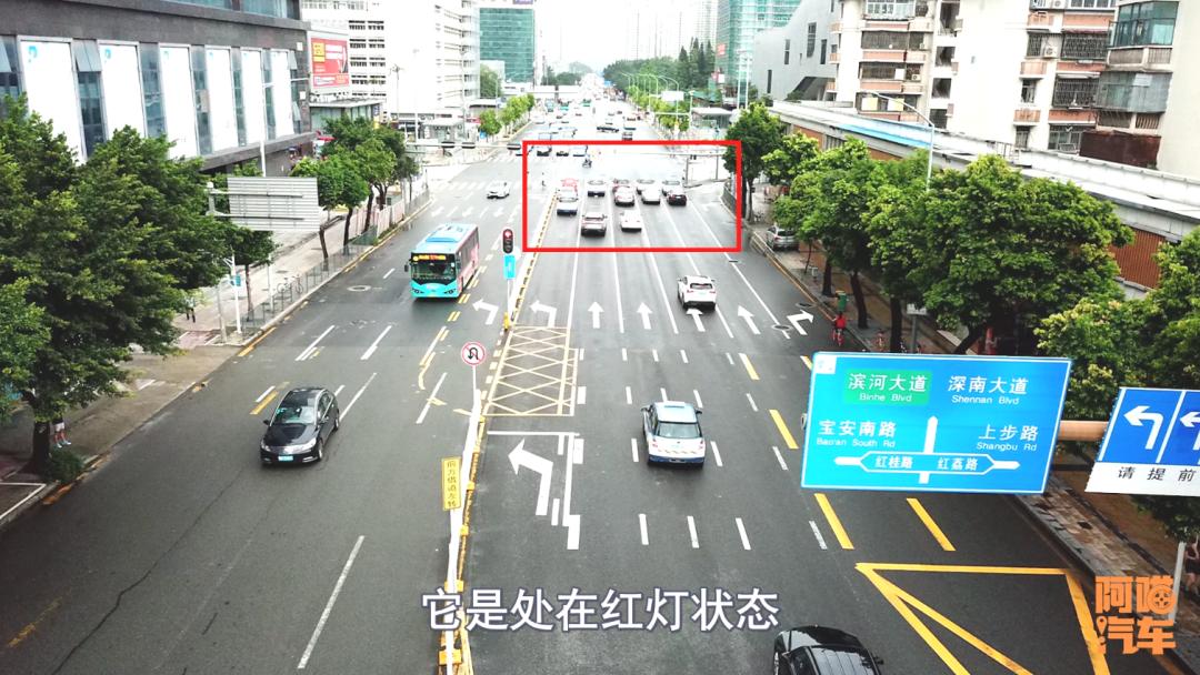 借道左转你知道该怎么走吗,借道行驶正确走法对面有车