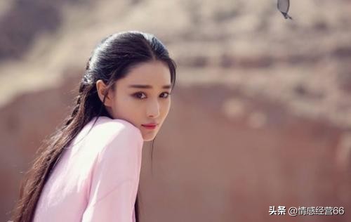 张馨予和李晨在一起多长时间,嫁给军人的明星张馨予之前发微博