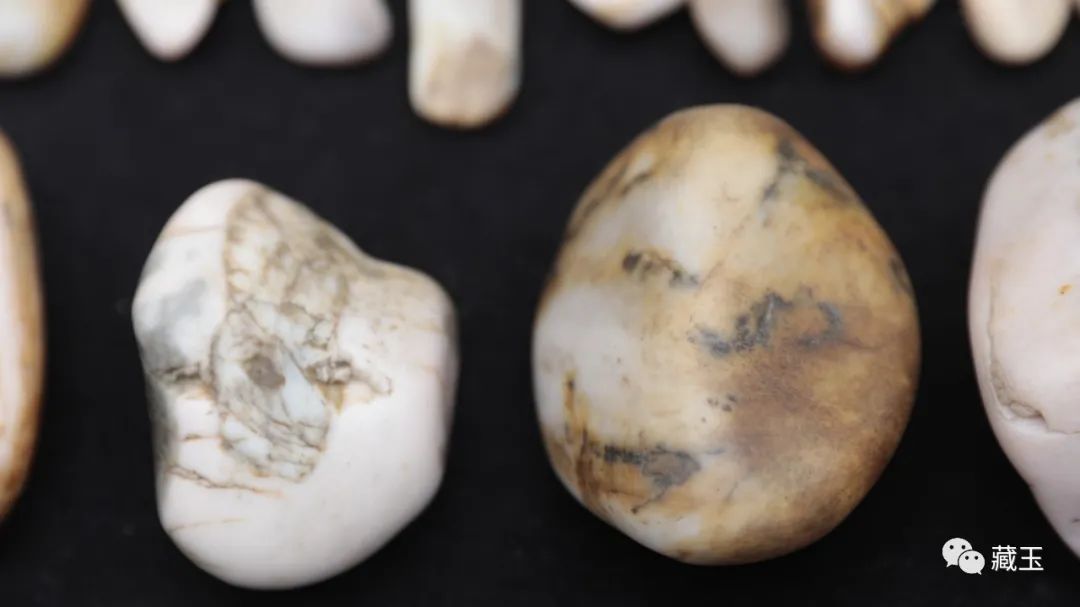 一块和田玉籽料七种颜色极品,和田玉籽料桃花玉