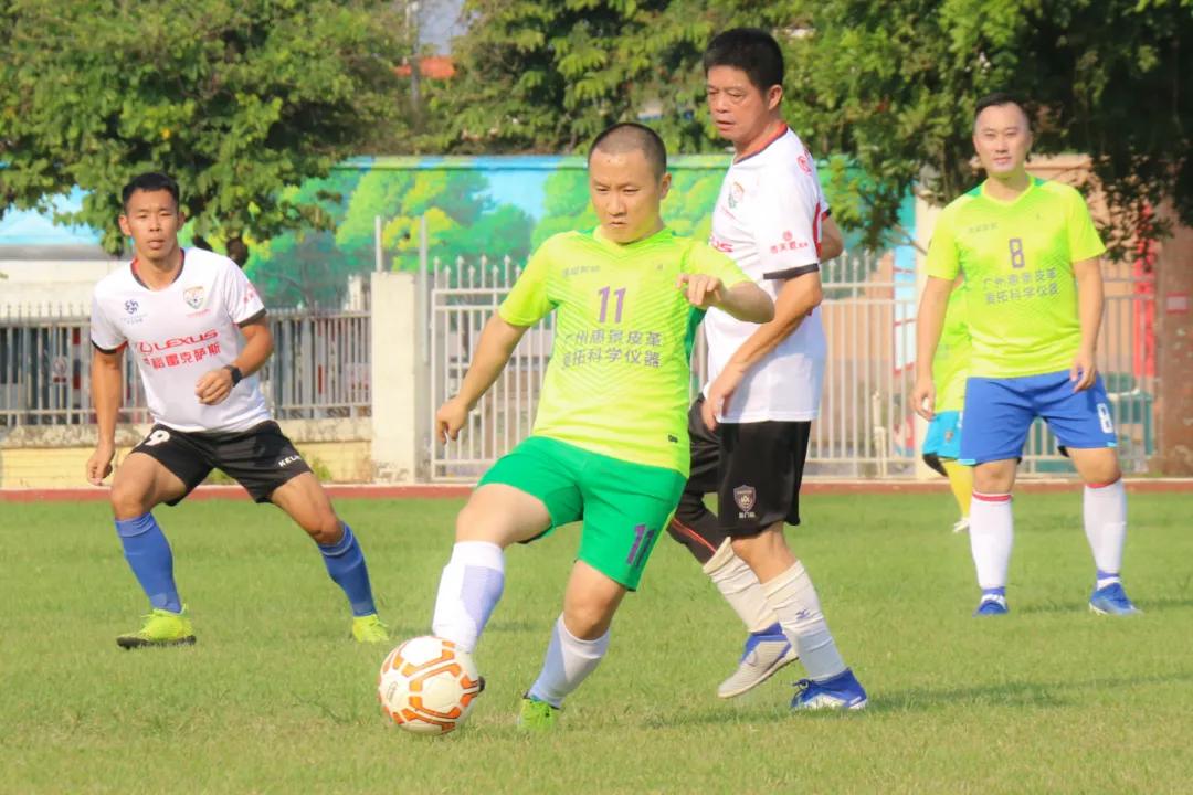 当足球之乡球队与广州高校校友冠军“激情相遇”,你更支持谁?
