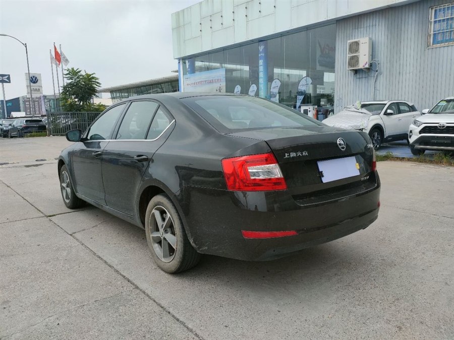 朋友用我的名字买的车不还怎么办,分期车转手别人不还怎么处理