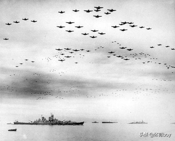 赛场上的他依旧兢兢业业,奥运赛场他一枪绝杀逆转夺得首金