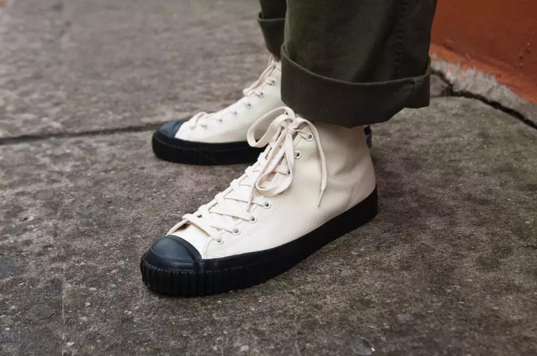 匡威帆布鞋好还是vans好,帆布鞋匡威vans