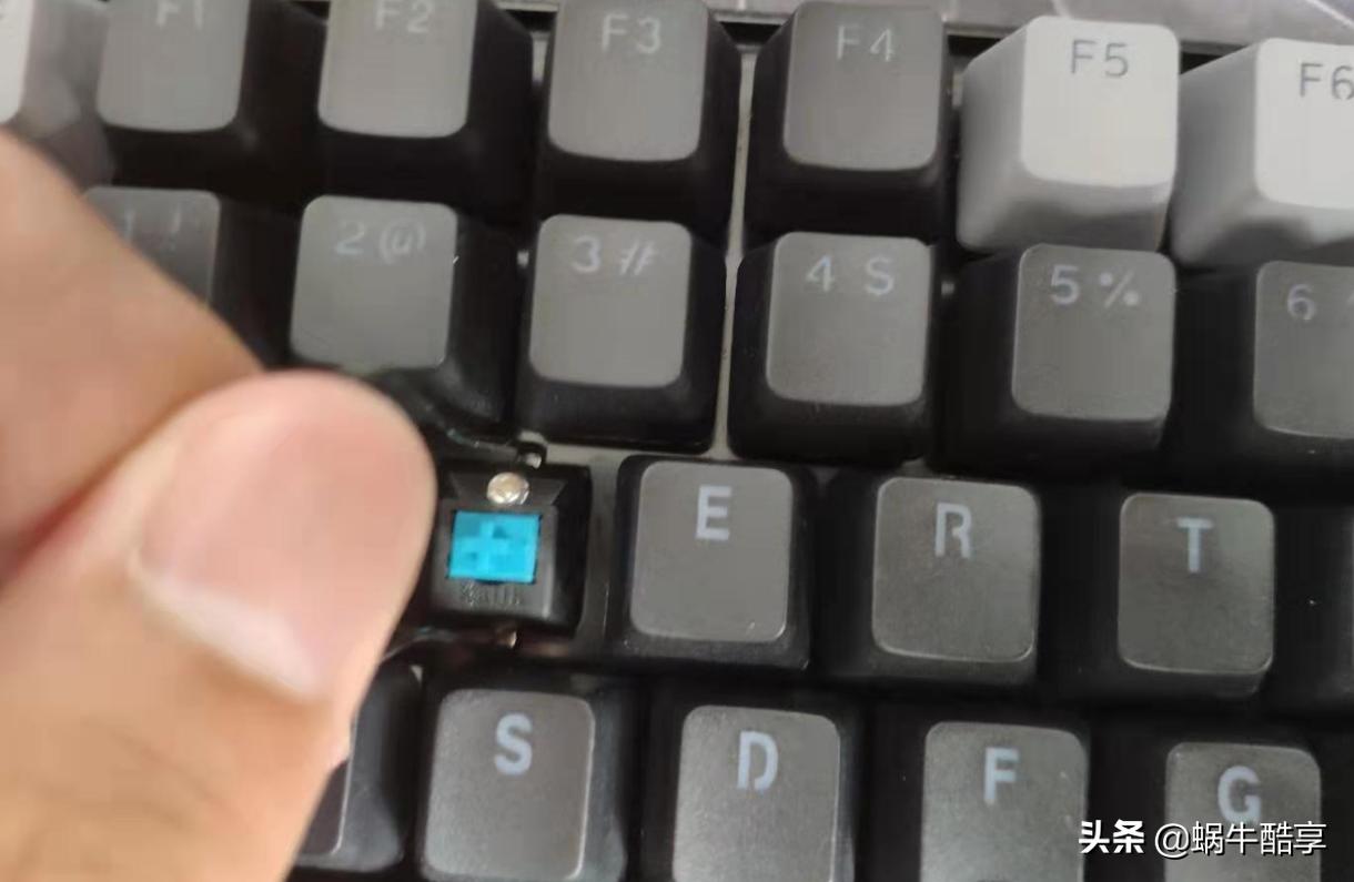 键盘按键不灵敏怎么换轴体,键盘换轴按键不灵了