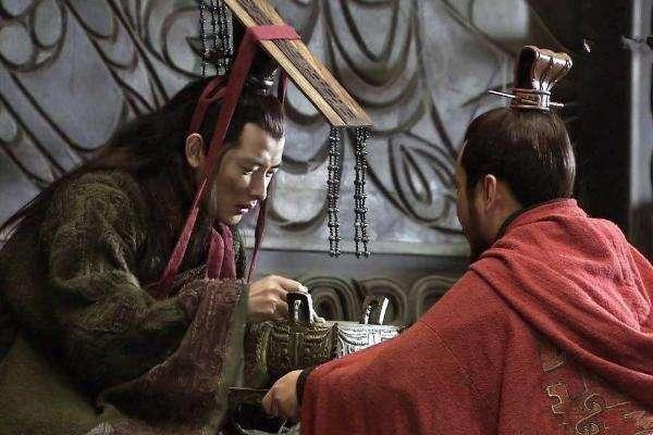 刘协真的昏庸了吗,刘协是昏庸无能吗