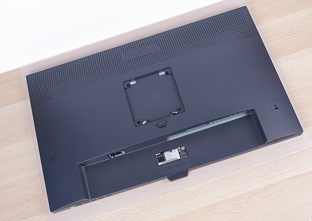 rtx2080名人堂10周年,黑白拼色主机