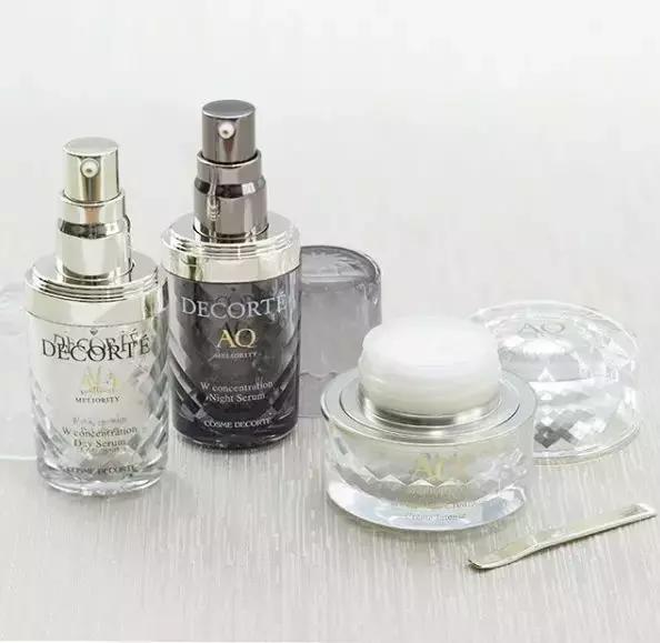 一支口红79贵吗,一支口红一百多一瓶粉底液