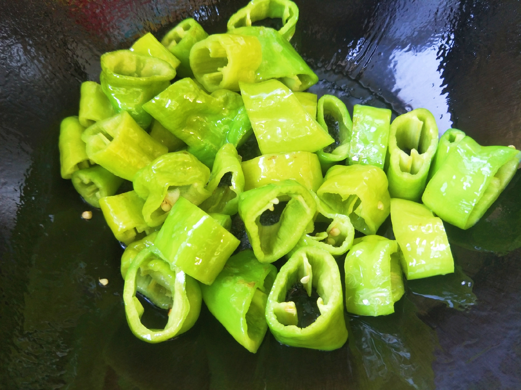 炒辣椒里加什么更好吃,怎么把辣椒炒出辣味