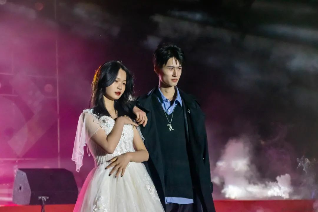 贵州大学科技学院2017级迎新晚会,各大高校迎新晚会视频