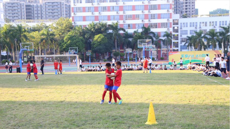 足球明星进校园,足球教练进校园