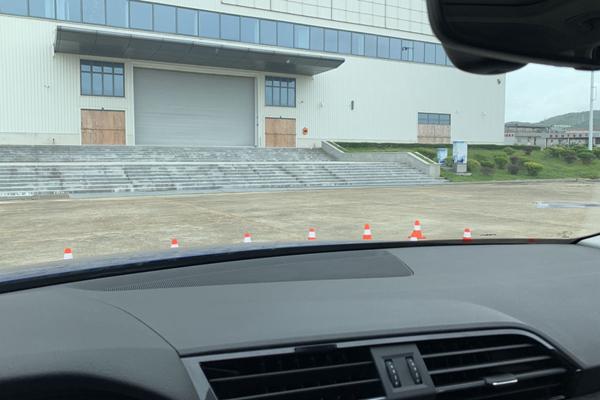 大型suv盲区对比,入门豪华suv对比测试