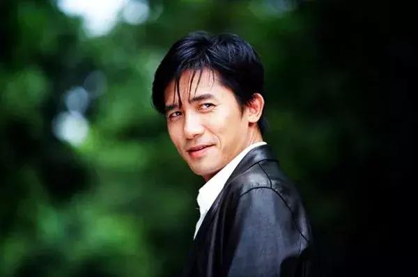 乔布斯、扎克伯格、梁朝伟都爱极简主义,生活越简单,精神越富有