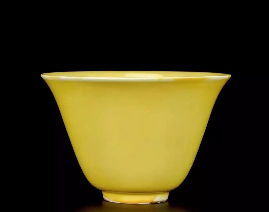 拍卖场无“君子协定”，200万拿下嘉靖*钟金**杯