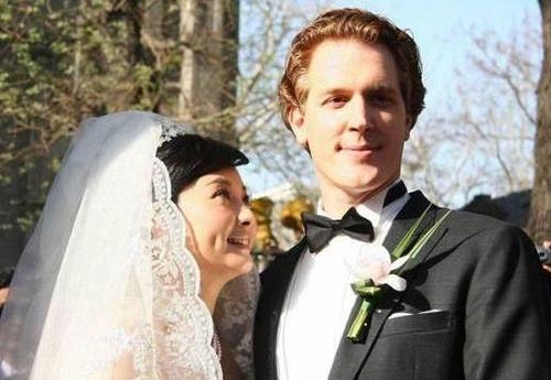 效法伏明霞嫁大20富商,老公曾和袁立同居12年,张怡宁如今怎样?