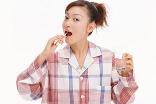 把牙膏涂在脚底会发生什么,牙膏抹在脚底有什么作用