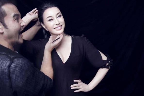 毛戈平换头术完整版,毛戈平现场跟刘晓庆化妆