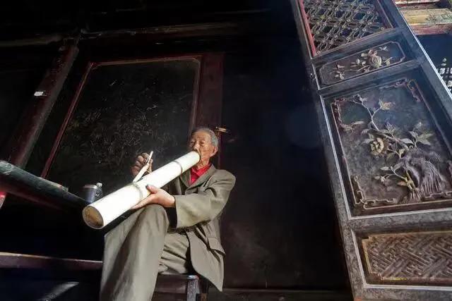 云南人抽烟,云南人抽烟方式