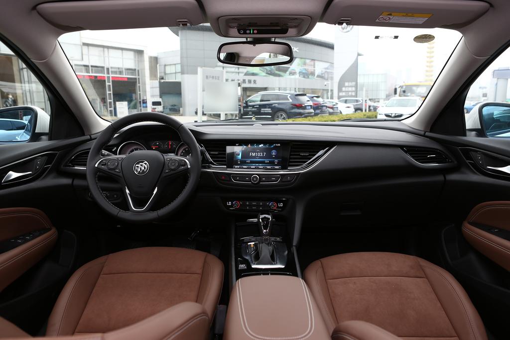 16万的君威贵吗,16万买别克