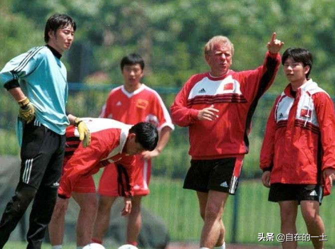 巴西4-1淘汰韩国晋级8强守门员,巴西足球连续5届8强