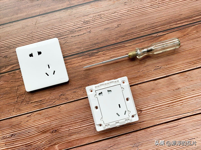 公牛g25开关插座怎么安装,公牛开关插座g12拆装