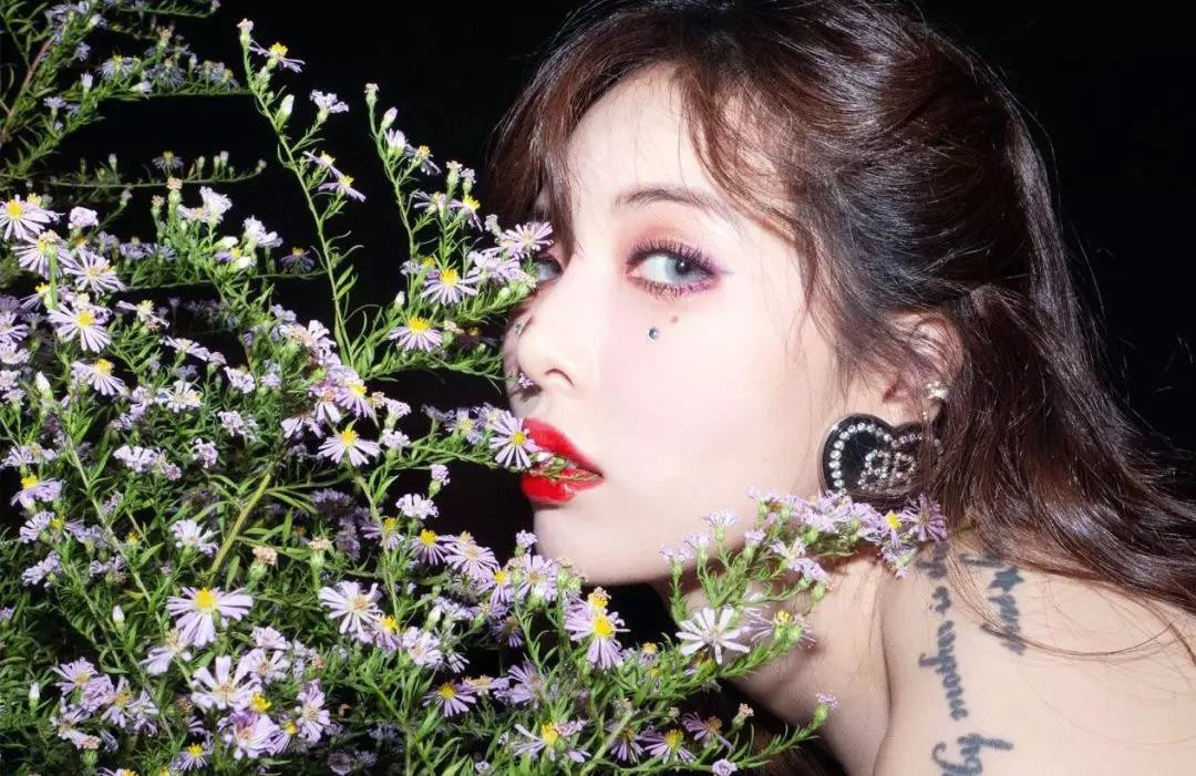 金泫雅同款粉色包,南韩小野马金泫雅troublemaker