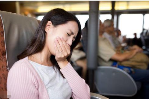 慢性咽炎的症状的缓解,慢性咽炎的常见症状是什么