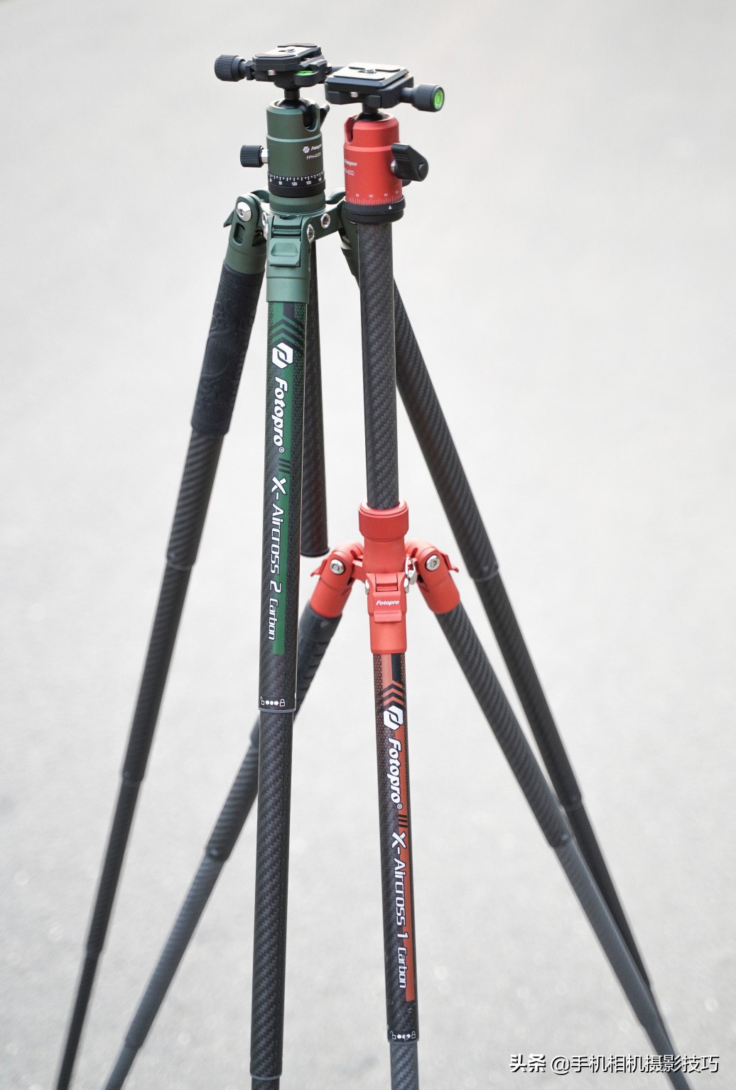 性价比最高的三脚架推荐,900元左右轻便稳定三脚架推荐