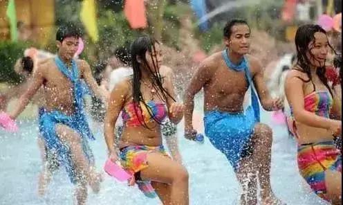 泰国泼水节狂欢现场完整版,泰国泼水节vs云南泼水节