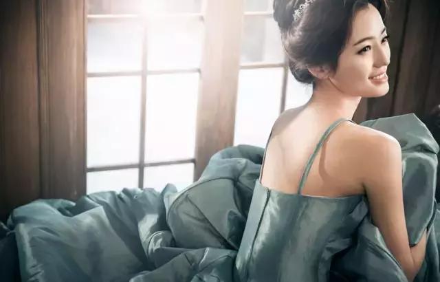 伴娘拦门话术问题,40个伴娘的拦门问题