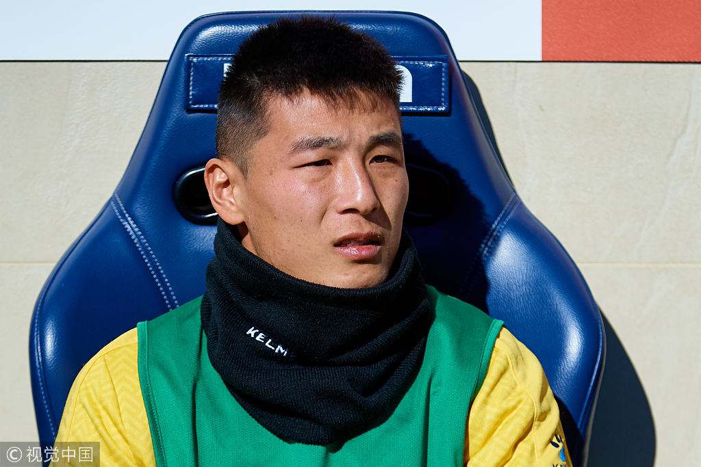 武磊近10场俱乐部比赛仅出战一次,武磊替补出场13分钟仅碰一次球