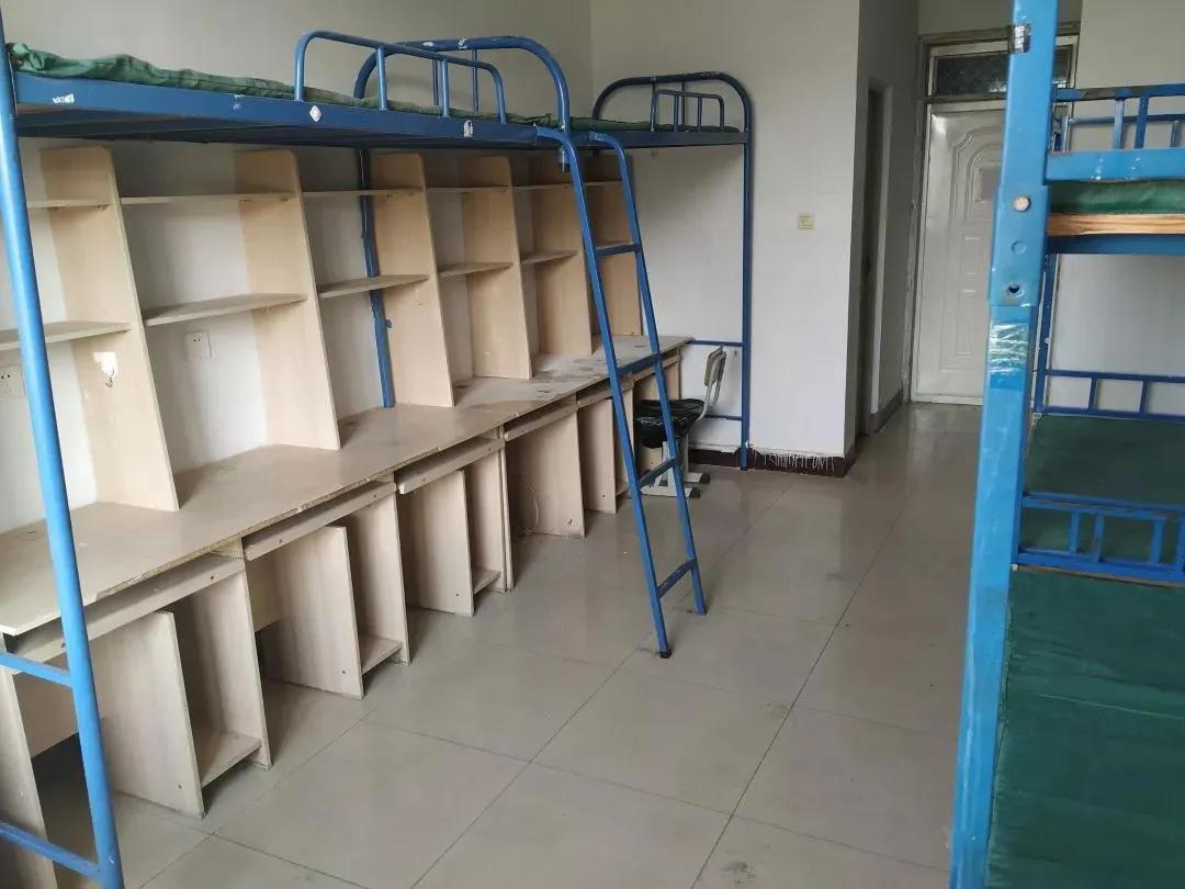 呼和浩特学院的宿舍,呼和浩特职业学院宿舍大吗