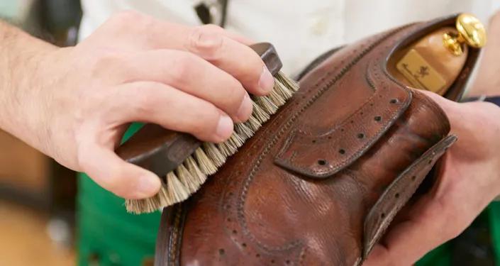 夏季皮鞋养护小知识,没有鞋油皮鞋护理小妙招